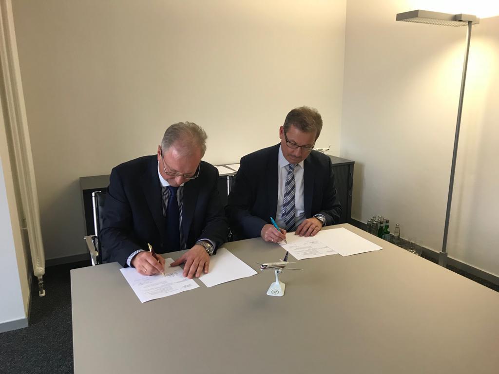 SCAC and ADRIA AIRWAYS: LOI for 15 SSJ100 and MRO joint venture